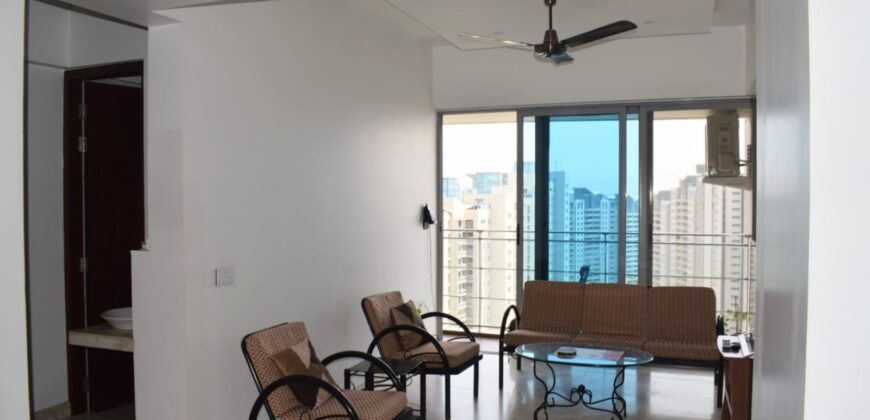 1.5 BHK Flat for Sale in Amanora Park Town Amanora Gateway Towers