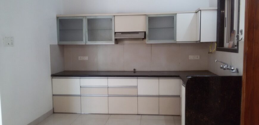 4 Bhk Flat For sale